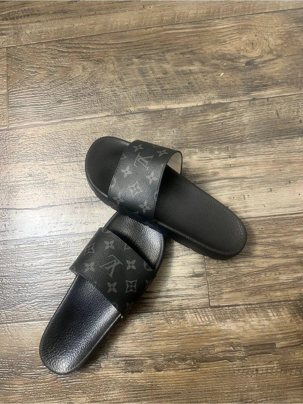 Men’s Black Louis Vuitton logo slides